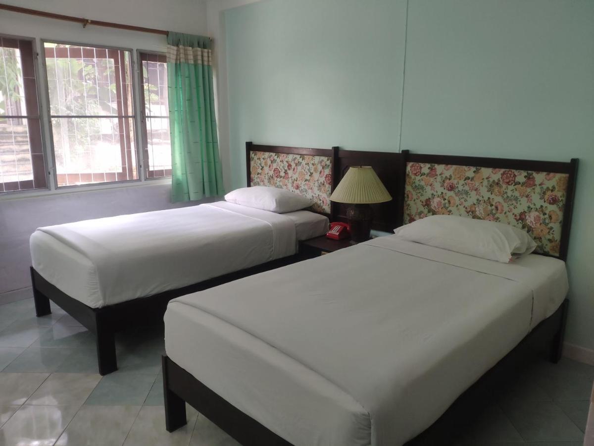 Changpuak Hotel Chiang Mai Exterior photo