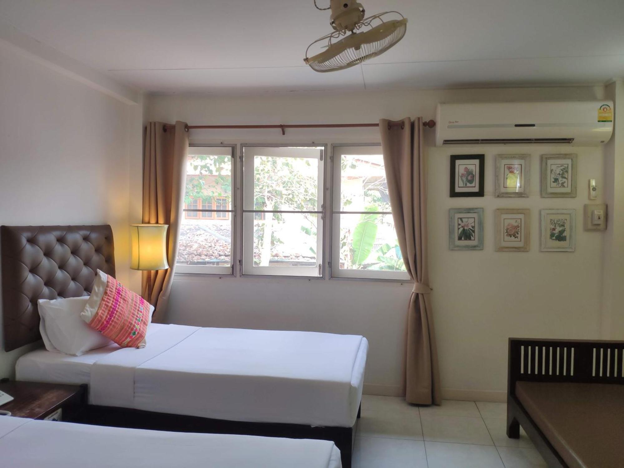 Changpuak Hotel Chiang Mai Exterior photo