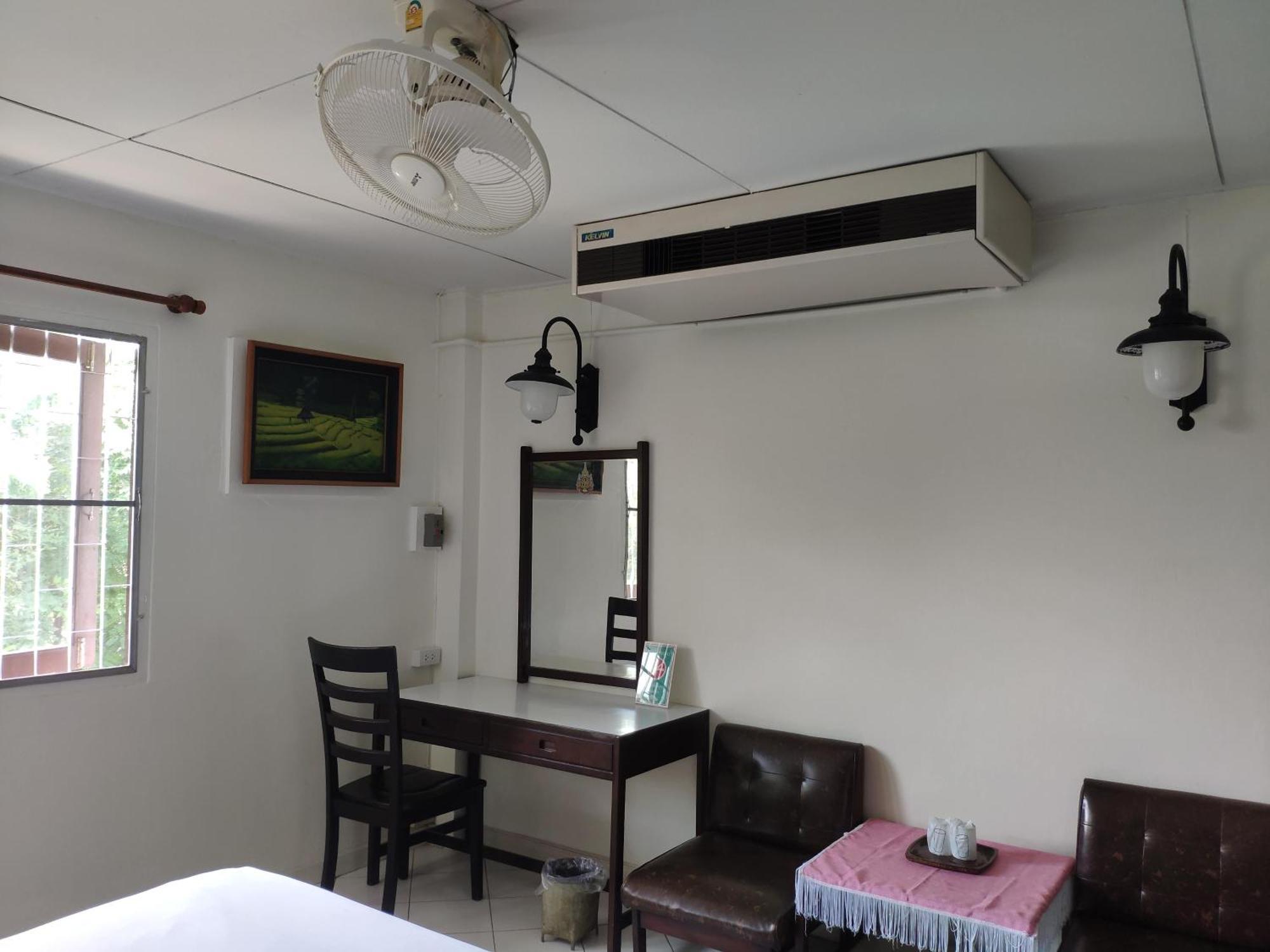Changpuak Hotel Chiang Mai Exterior photo