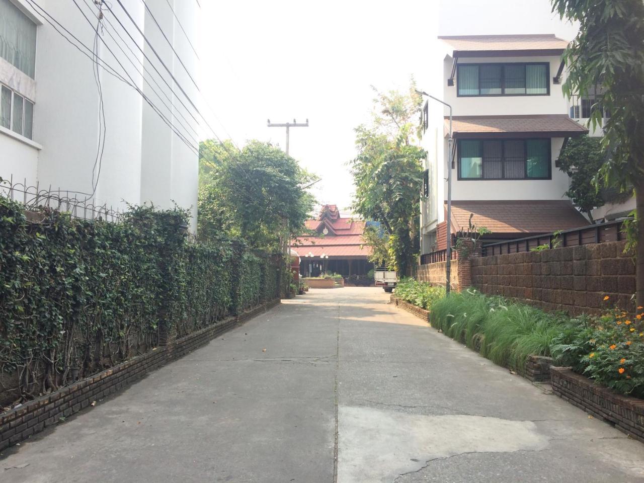 Changpuak Hotel Chiang Mai Exterior photo